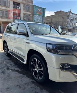 تۆیۆتا لاند کروزەر